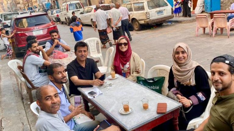 المقاهي ملتقى الأصدقاء في ليالي اليمن