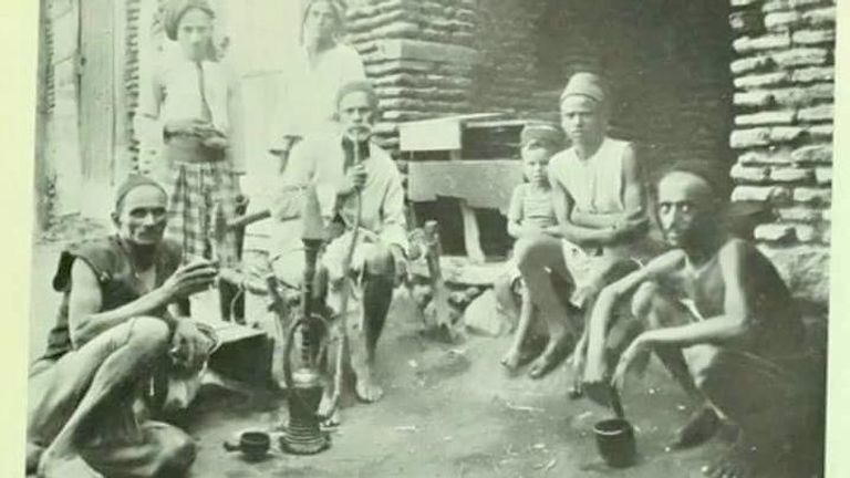 المقاهي ملتقى الأصدقاء في ليالي اليمن