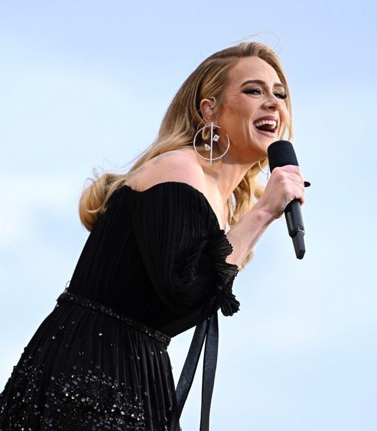 النجمة العالمية أديل