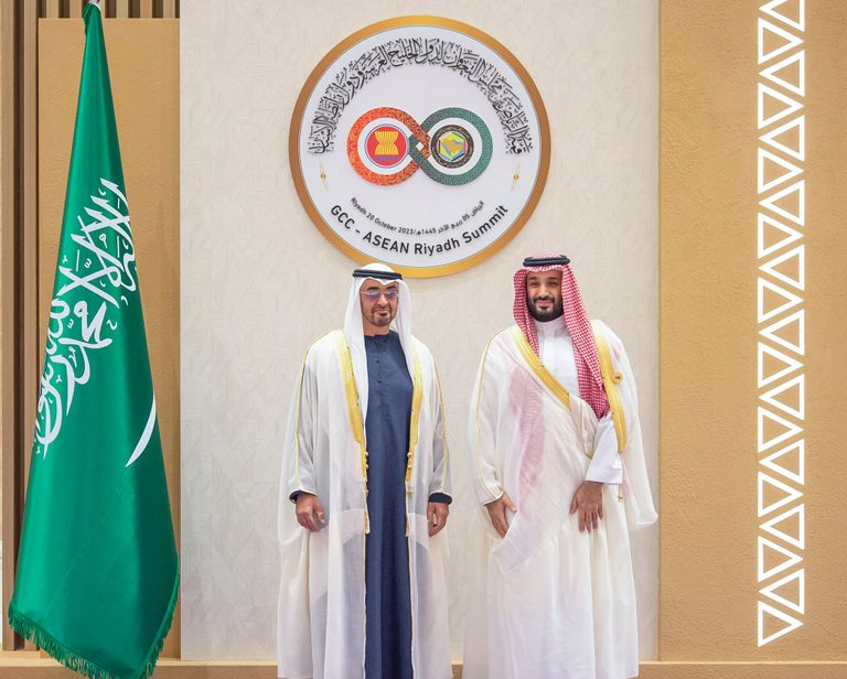 رئيس دولة الإمارات وولي العهد السعودي