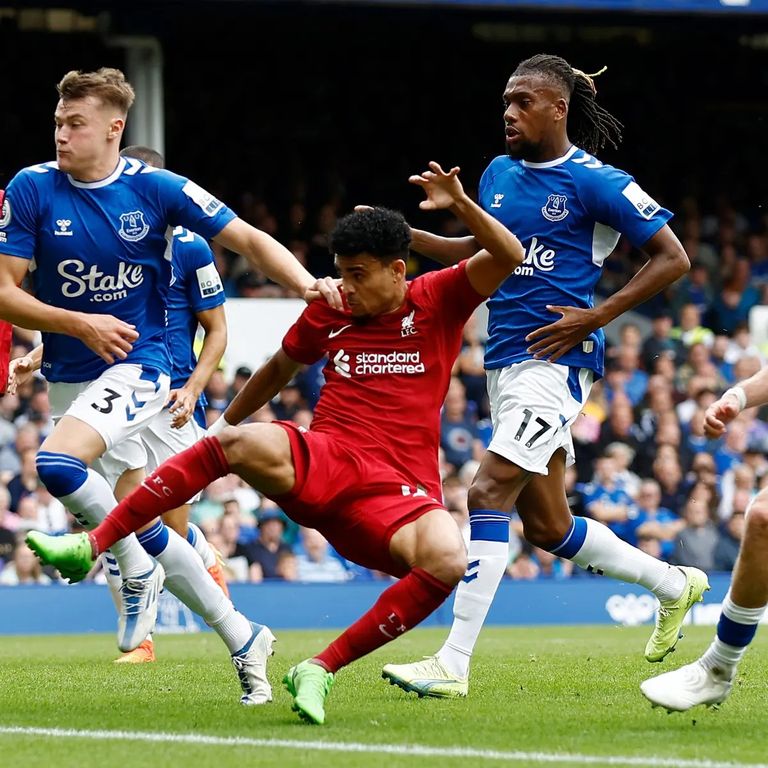 مباراة ليفربول وإيفرتون - صورة أرشيفية ليفربول وإيفرتون