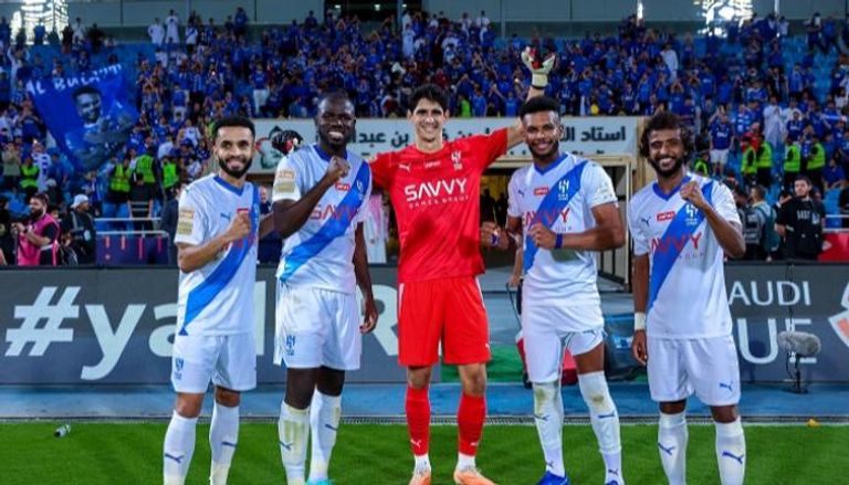 ياسين بونو ودفاع الهلال