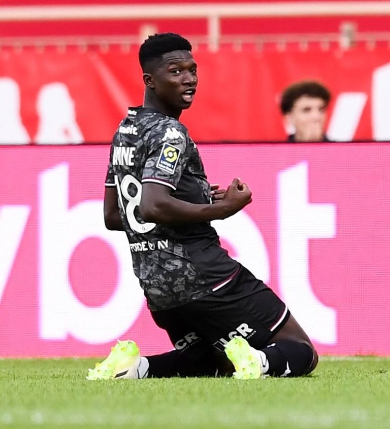 السنغالي لامين كمارا صاحب الهدف التاريخي