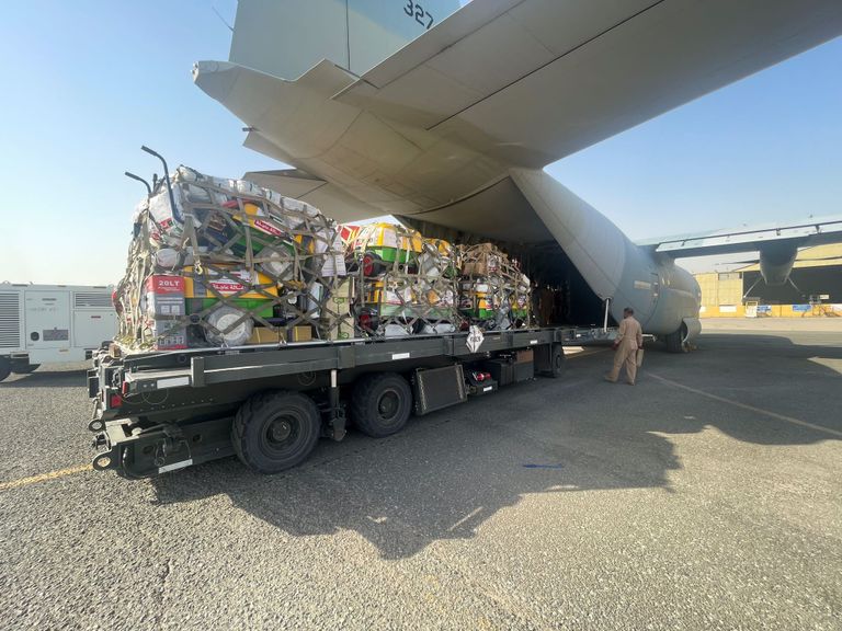 طائرة مساعدات كويتية