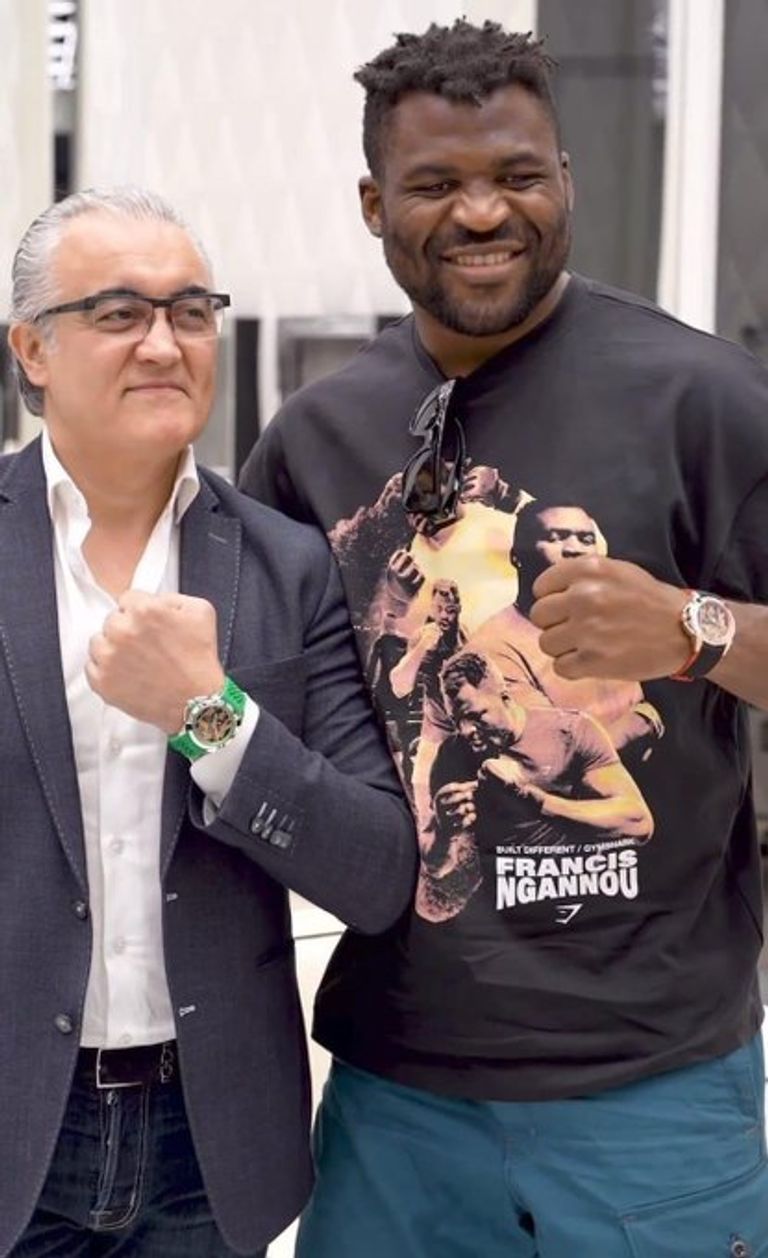 نغانو يرتدي الساعة كريستيانو رونالدو وفرانسيس نغانو