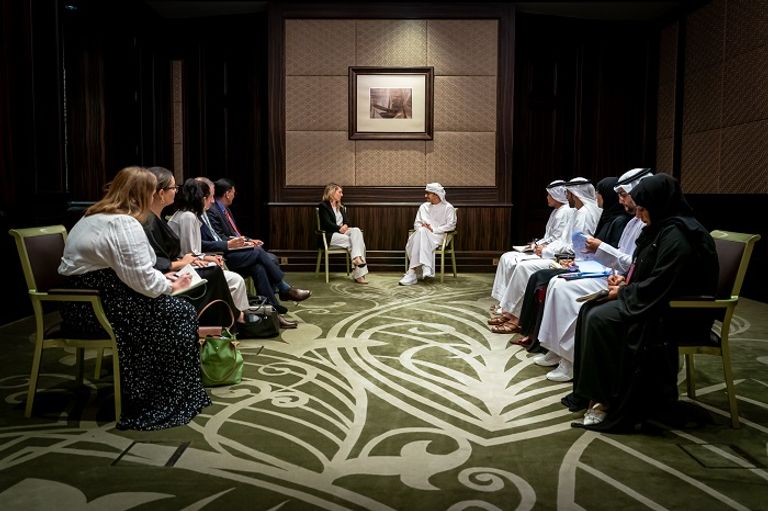 الشيخ عبدالله بن زايد آل نهيان مع وزيرة خارجية كندا