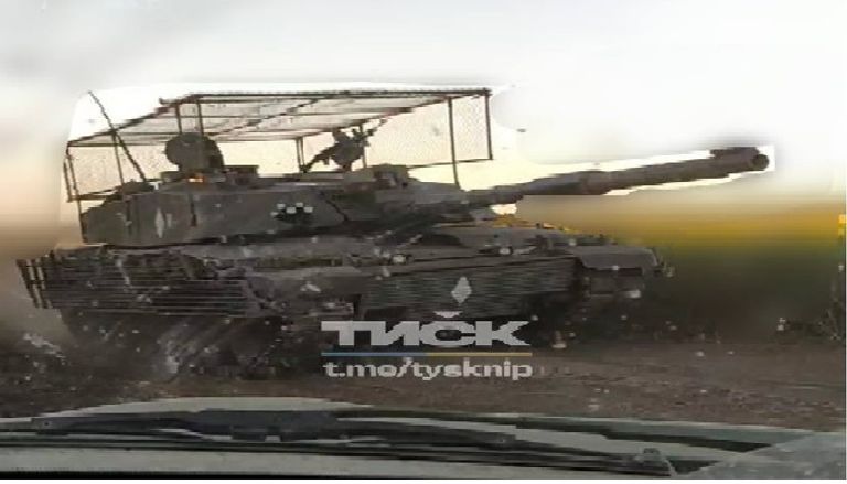 قفص المواجهة مثبت على دبابة تشالنجر بريطانية دبابات ميركافا الإسرائيلية