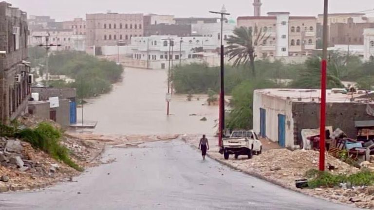 آثار الإعصار "تيج" في اليمن