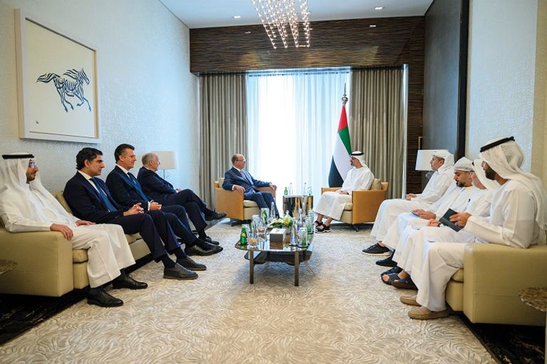 خالد بن محمد بن زايد يلتقي المدير التنفيذي لشركة «بلاك روك»