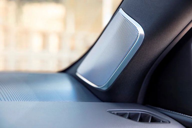 نظام الصوت بسيارات مرسيدس