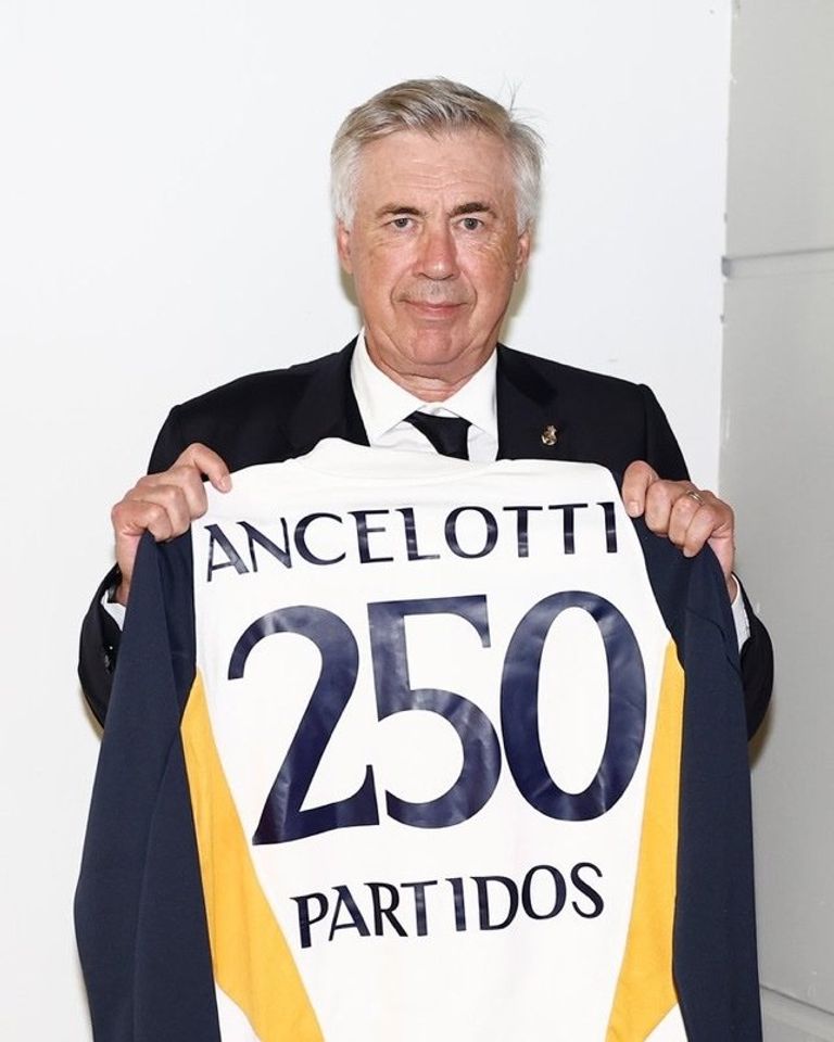 أنشيلوتي كارلو أنشيلوتي وتشافي هيرنانديز