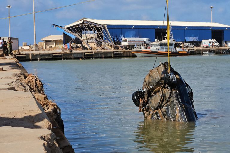 من آثار كارثة 