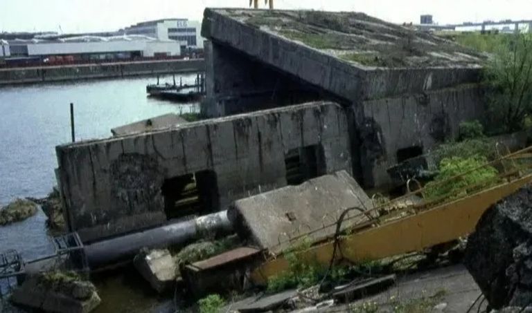 مخبأ الغواصات الغواصات النازية في المخبأ