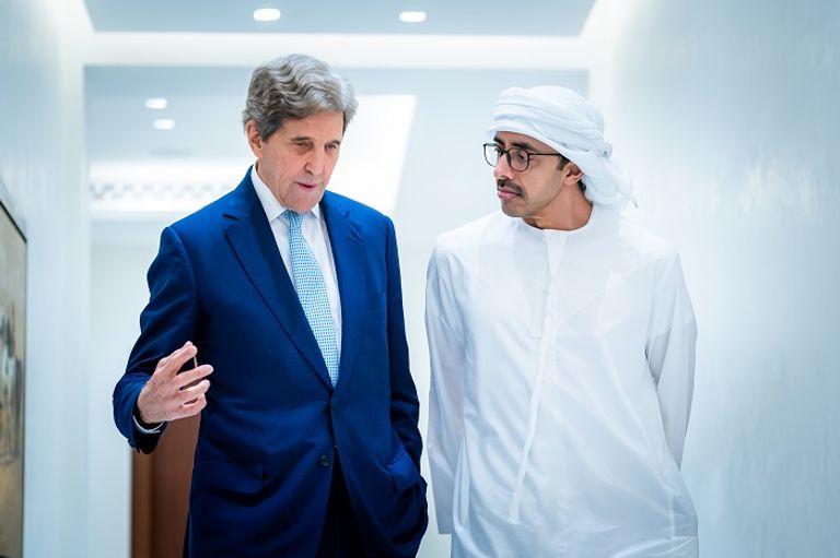 الشيخ عبدالله بن زايد آل نهيان وجون كيري