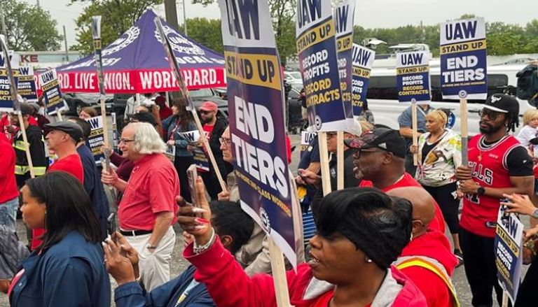 إضرابات عمالية في قطاع السيارات بالولايات المتحدة- رويترز