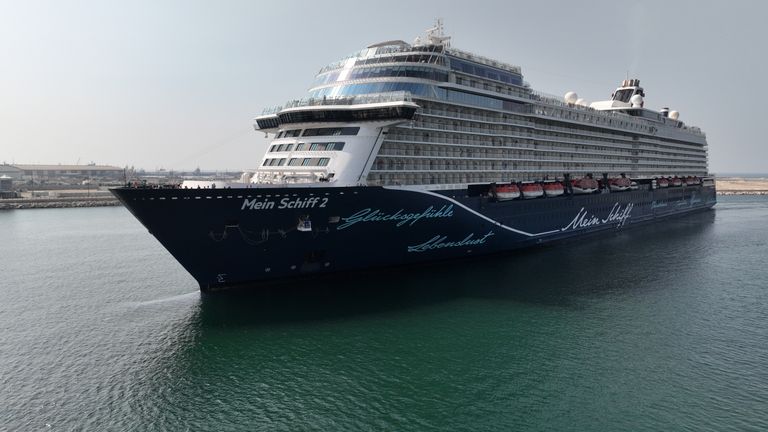 سياحة الرحلات البحرية في دبي.. وجهة عالمية رائدة