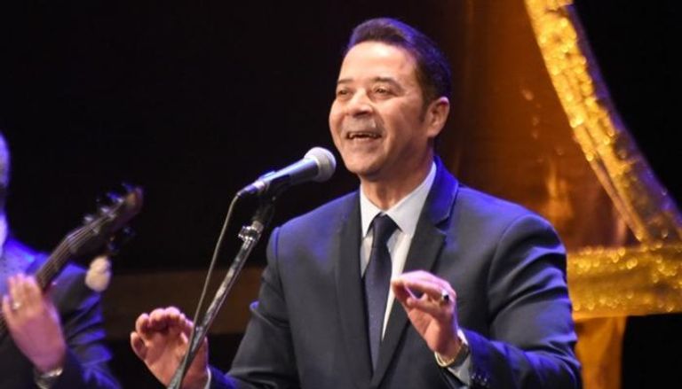 النجم مدحت صالح 