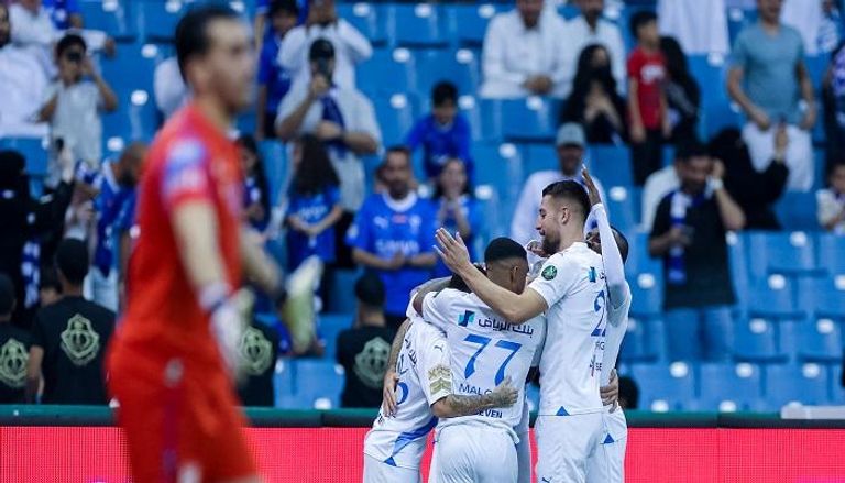 القنوات الناقلة لمباراة الهلال والفتح