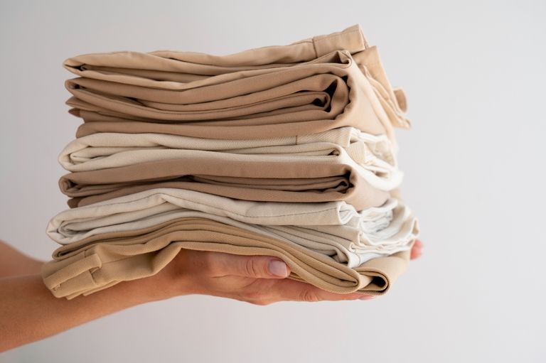 عالم الموضة والأزياء..  بقع سوداء في رداء المناخ الأخضر