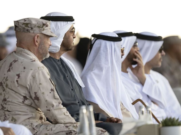 الشيخ محمد بن زايد آل نهيان رئيس دولة الإمارات خلال حضوره «حصن الاتحاد9»
