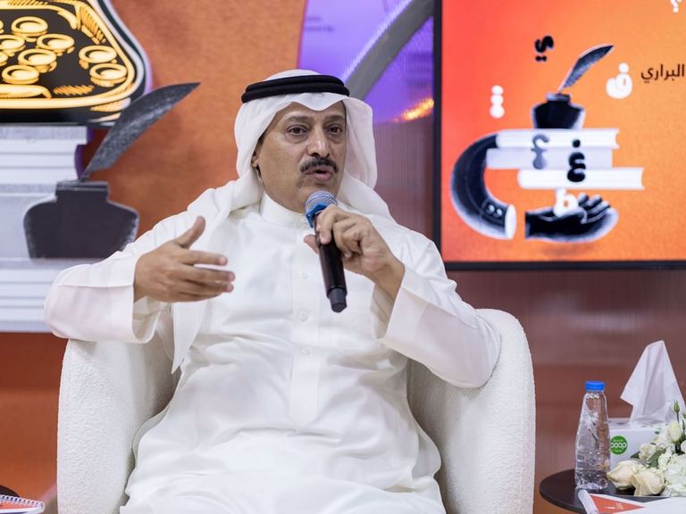 الروائي والمسرحي الأردني هزاع البراري