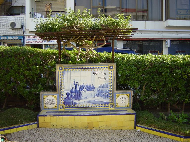 حديقة "Jardim 1° de Dezembro" أحد أفضل أماكن السياحة في بورتيماو البرتغال السياحة في بورتيماو البرتغال