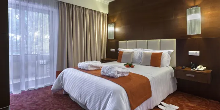 فندق أفينيدا برايا أحد أفضل الفنادق في بورتيماو السياحة في بورتيماو البرتغال