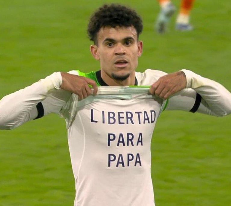 لويس دياز لويس دياز لاعب ليفربول