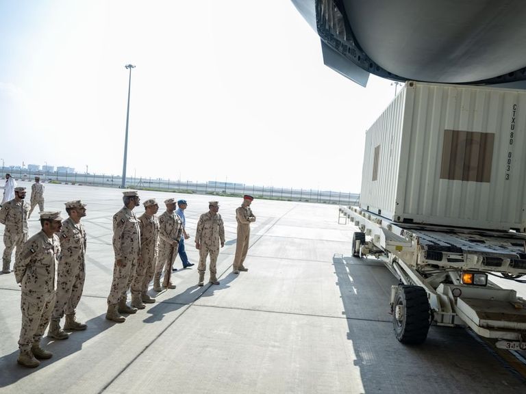 جانب من عملية الشحن