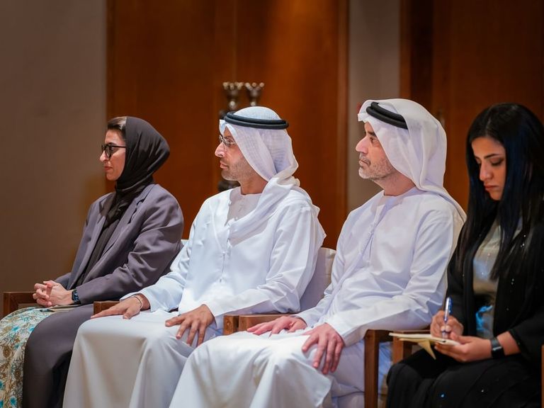 الشيخ عبدالله بن زايد آل نهيان وأمين سر الفاتيكان