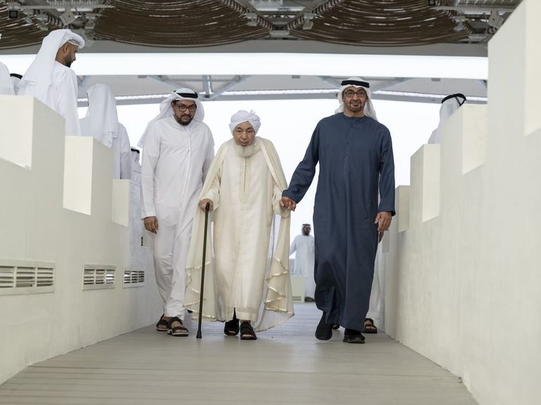 الشيخ محمد بن زايد آل نهيان يستقبل المشاركين في"القمة العالمية لقادة الأديان من أجل المناخ"_ وام