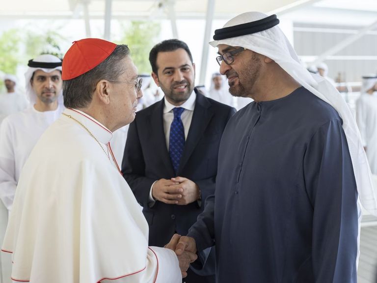 الشيخ محمد بن زايد آل نهيان يستقبل المشاركين في"القمة العالمية لقادة الأديان من أجل المناخ"_ وام