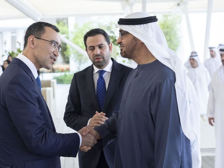 الشيخ محمد بن زايد آل نهيان يستقبل المشاركين في"القمة العالمية لقادة الأديان من أجل المناخ"_ وام