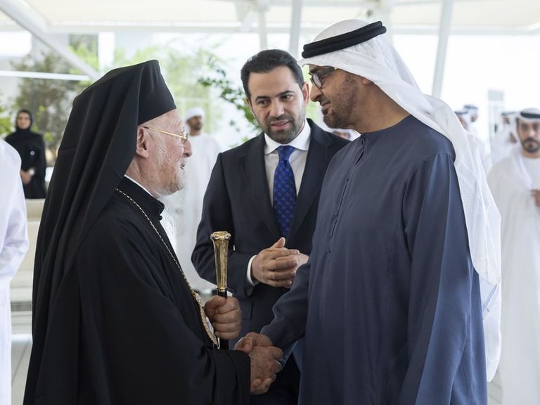 الشيخ محمد بن زايد آل نهيان يستقبل المشاركين في"القمة العالمية لقادة الأديان من أجل المناخ"_ وام