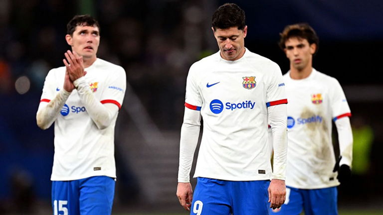 ليفاندوفسكي تشافي هرنانديز مدرب برشلونة