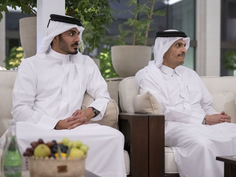جانب من لقاء الشيخ محمد بن زايد آل نهيان رئيس دولة الإمارات وأمير قطر