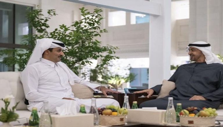 جانب من لقاء الشيخ محمد بن زايد آل نهيان رئيس دولة الإمارات وأمير قطر 