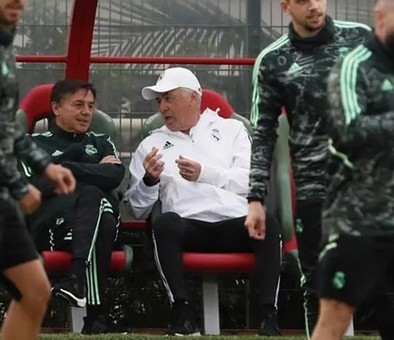 أنشيلوتي مع الطبيب الكرواتي أردا غولر يطيح بطبيب ريال مدريد