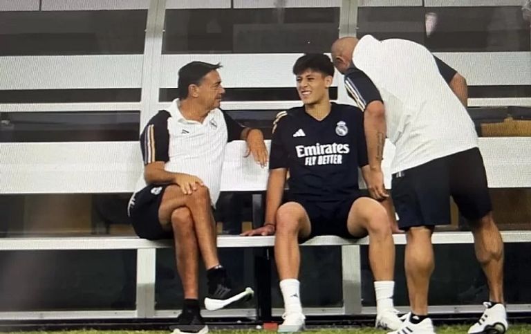 غولر مع الطبيب المقال أردا غولر يطيح بطبيب ريال مدريد