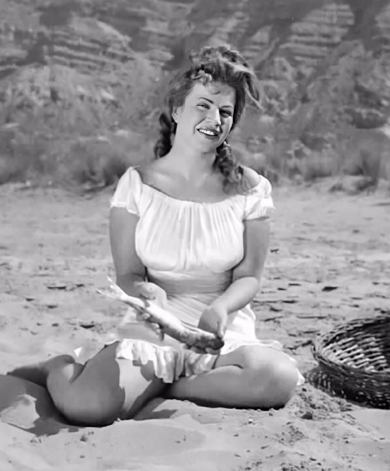 الفنانة الراحلة هند رستم