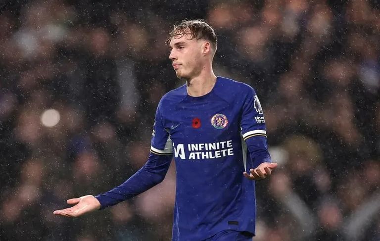 كول بالمر نجم تشيلسي الحالي ومانشستر سيتي السابق إيرلينغ هالاند نجم مانشستر سيتي ضد تشيلسي