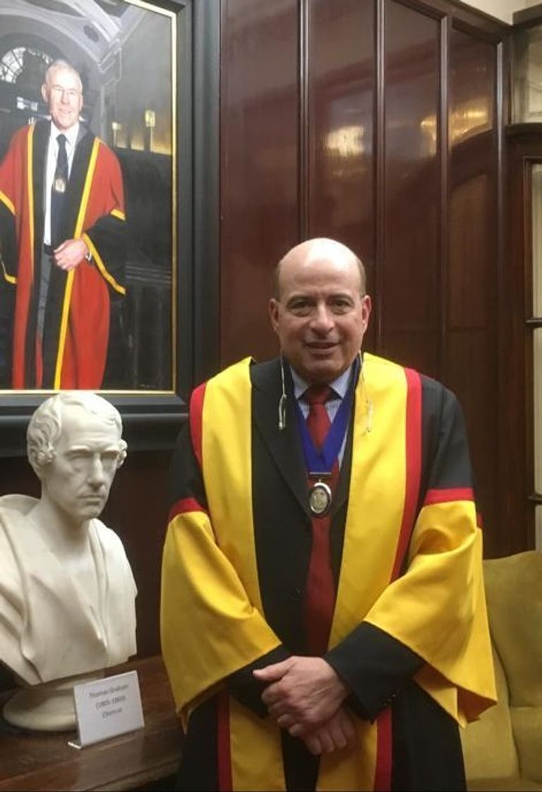 الدكتور هاني عتيبة