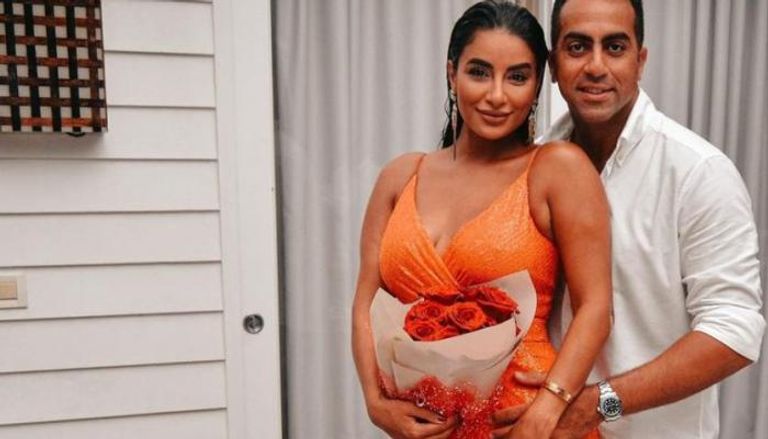 الفنانة جوري بكر 