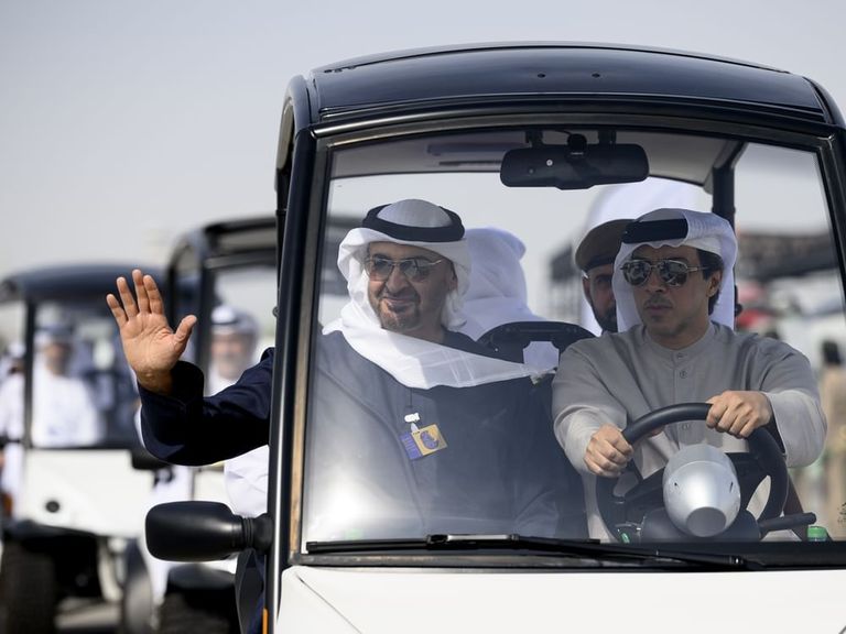 الشيخ محمد بن زايد آل نهيان رئيس الإمارات يزور معرض دبي للطيران