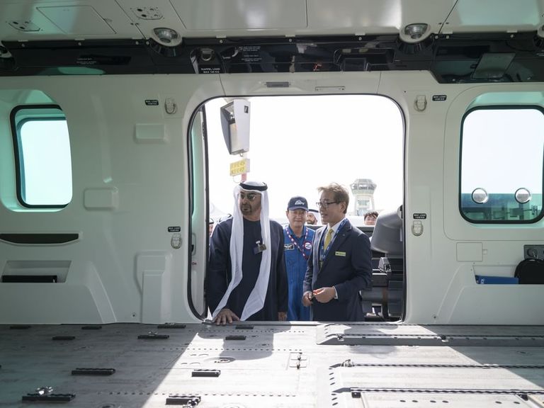 الشيخ محمد بن زايد آل نهيان رئيس الإمارات يزور معرض دبي للطيران
