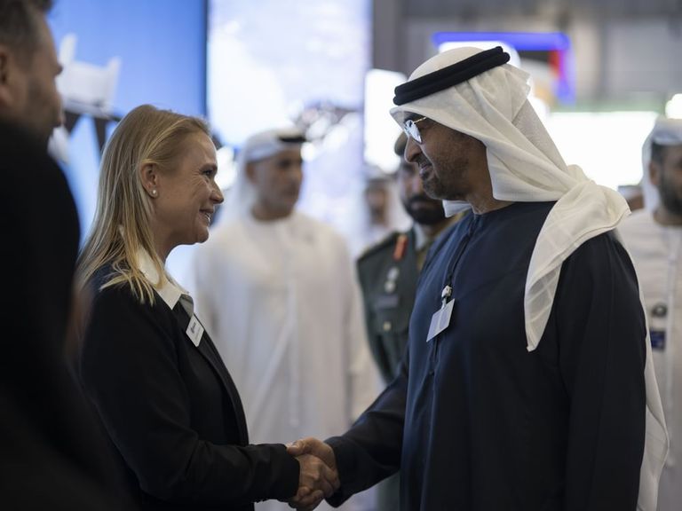 الشيخ محمد بن زايد آل نهيان رئيس الإمارات يزور معرض دبي للطيران