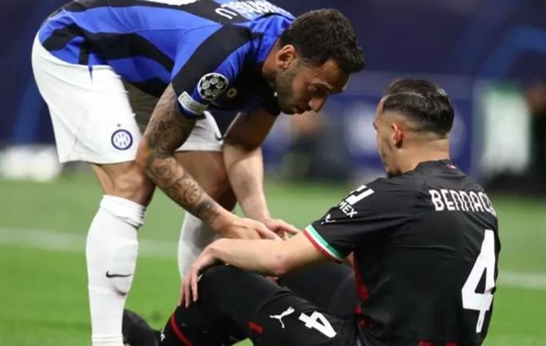 إسماعيل بن ناصر إسماعيل بن ناصر لاعب ميلان الإيطالي