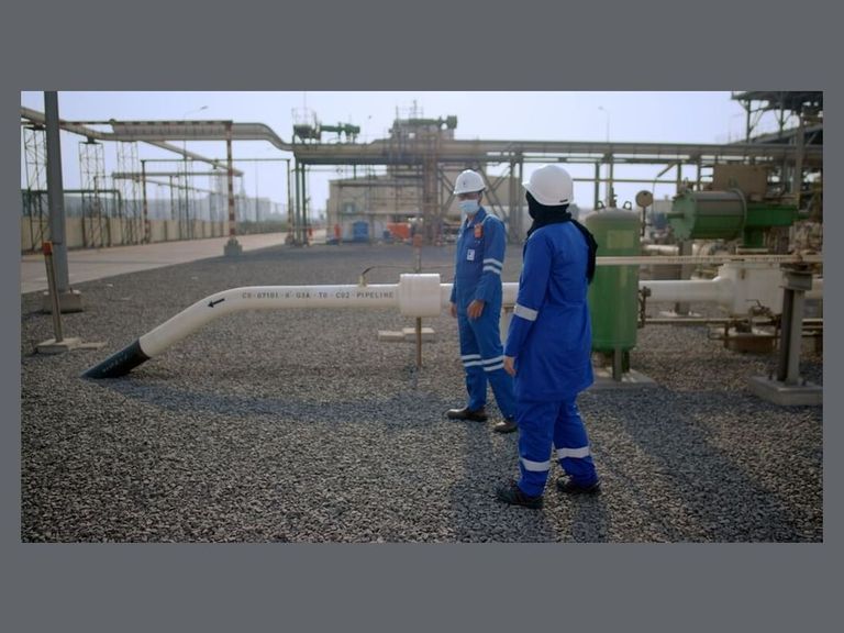 التوسع في استخدام الكهرباء أحد الوسائل الرئيسية التي تعتمدها "أدنوك" أدنوك تعزز استراتيجيتها للاستدامة