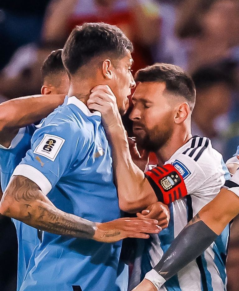 ميسي ضد أوروغواي 