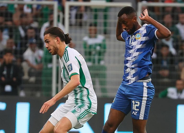 منتخب الجزائر حسام عوار